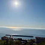 Skyline 11 - Sea Views & Serenity By The Coast 公寓 瓦爾納