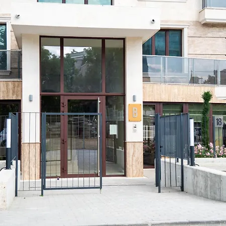 Apartman Skyline 11b - Sea View,pools & *